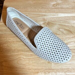 Brand new never worn Me Too off white Yala size 7.5m